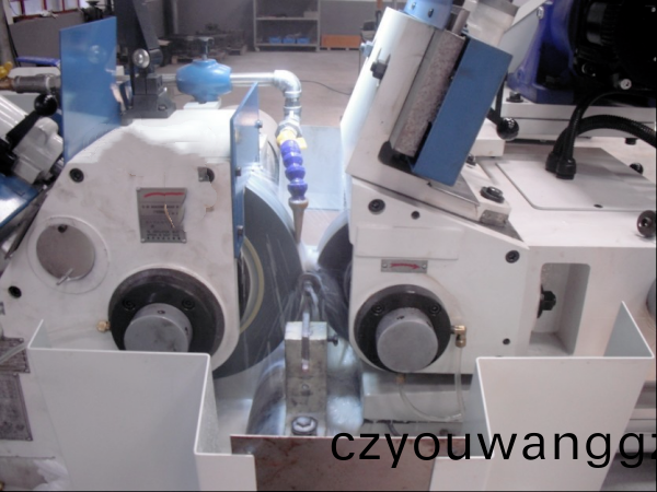 精(jing)密(mi)磨(mo)牀加(jia)工(gong)